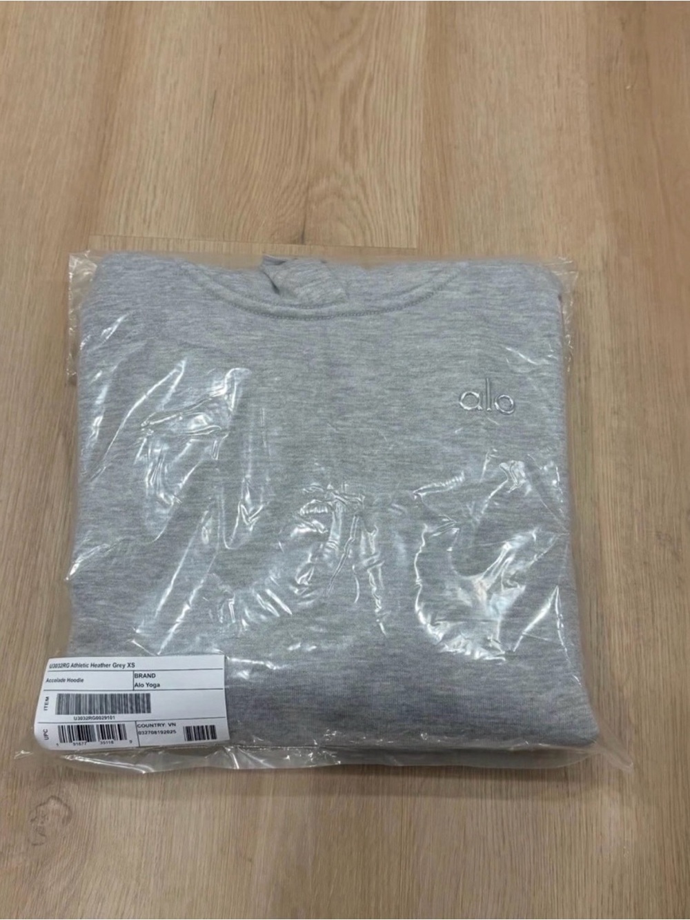 ALO Yoga Men’s Crewneck Sweatshirt - Light Gray Heather - Picture 3 of 3
